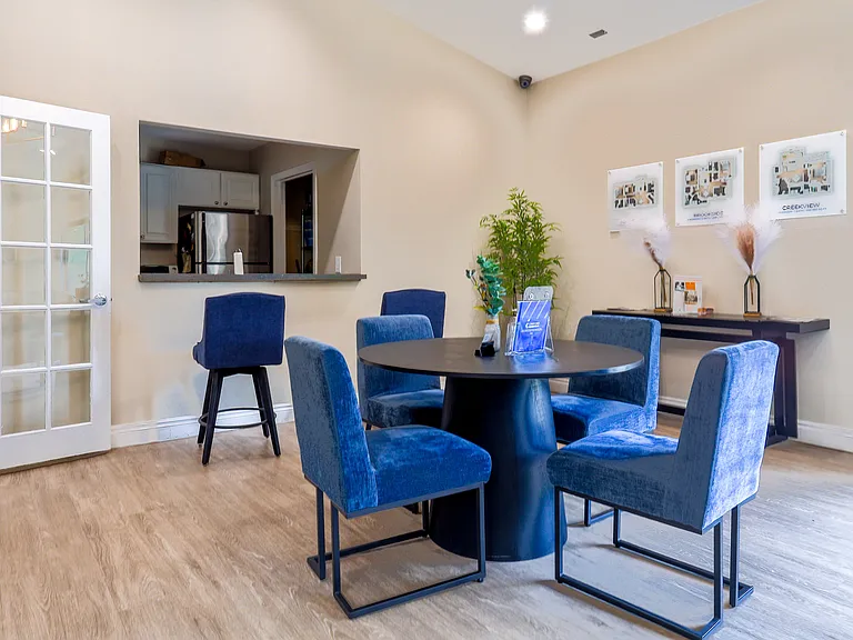 Creekside of Farmington Hills Apartments — Photo 30
