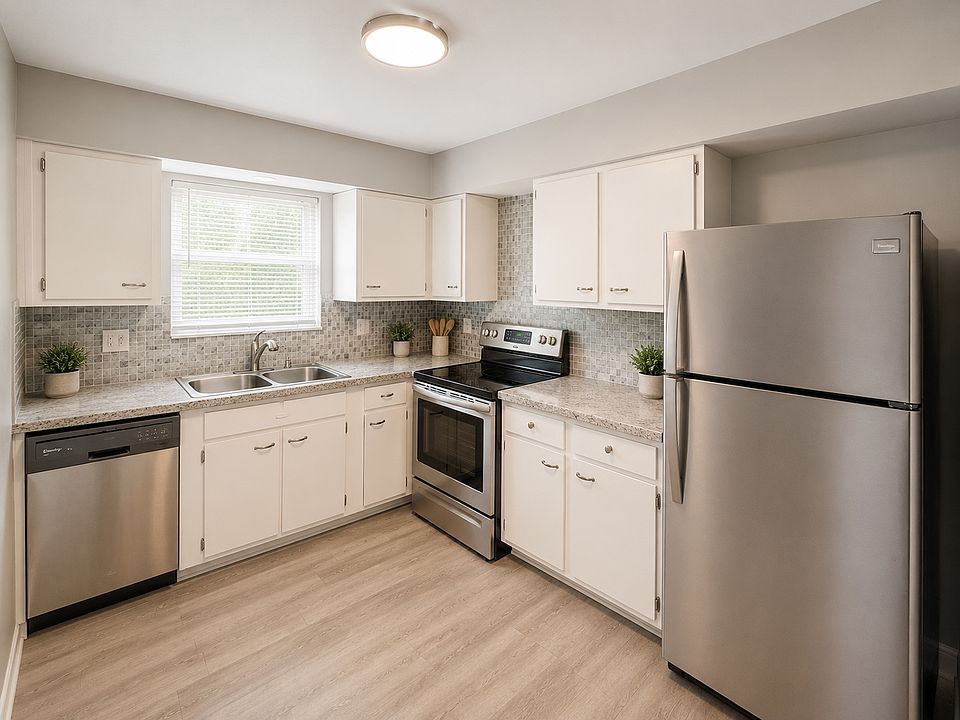 1st image of 202 N Morse Ave #32