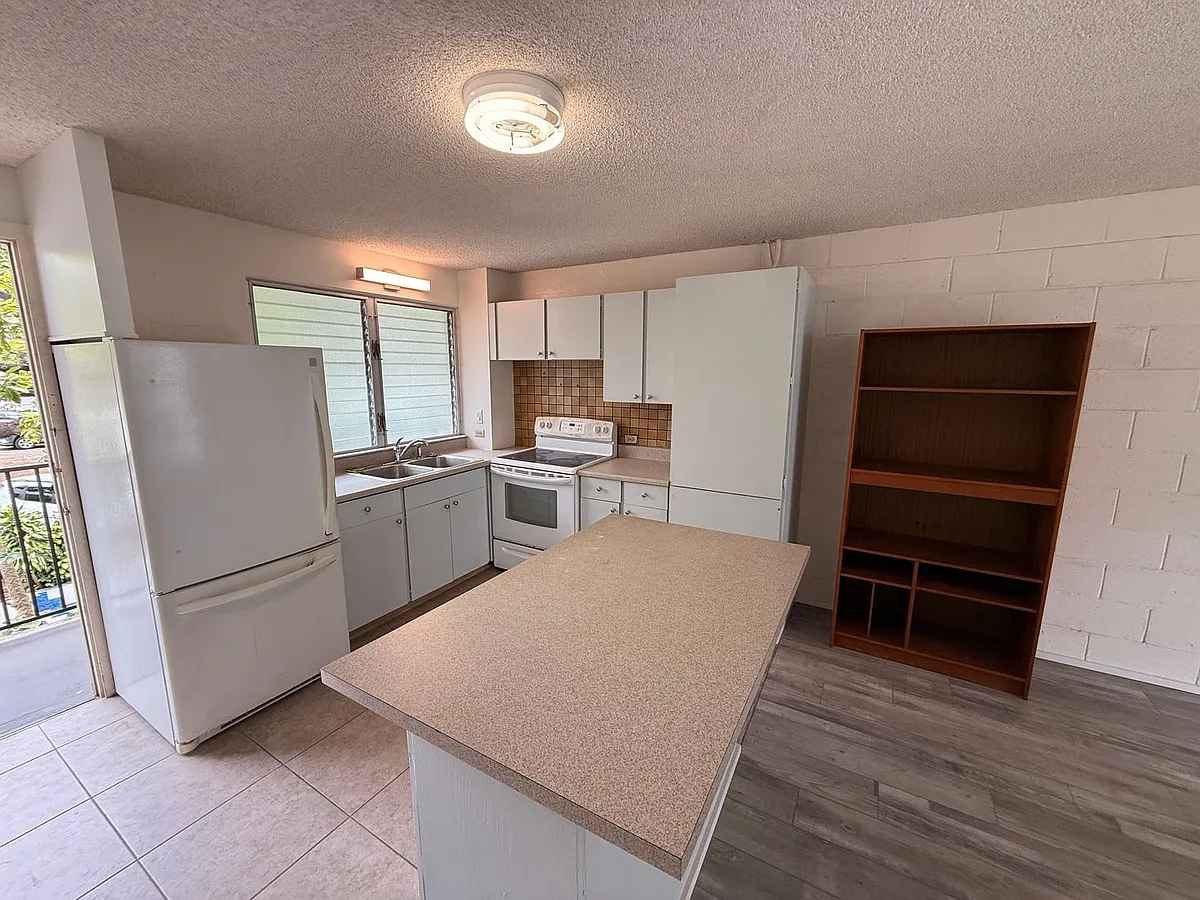 Building Photo - 1099 Green St #309