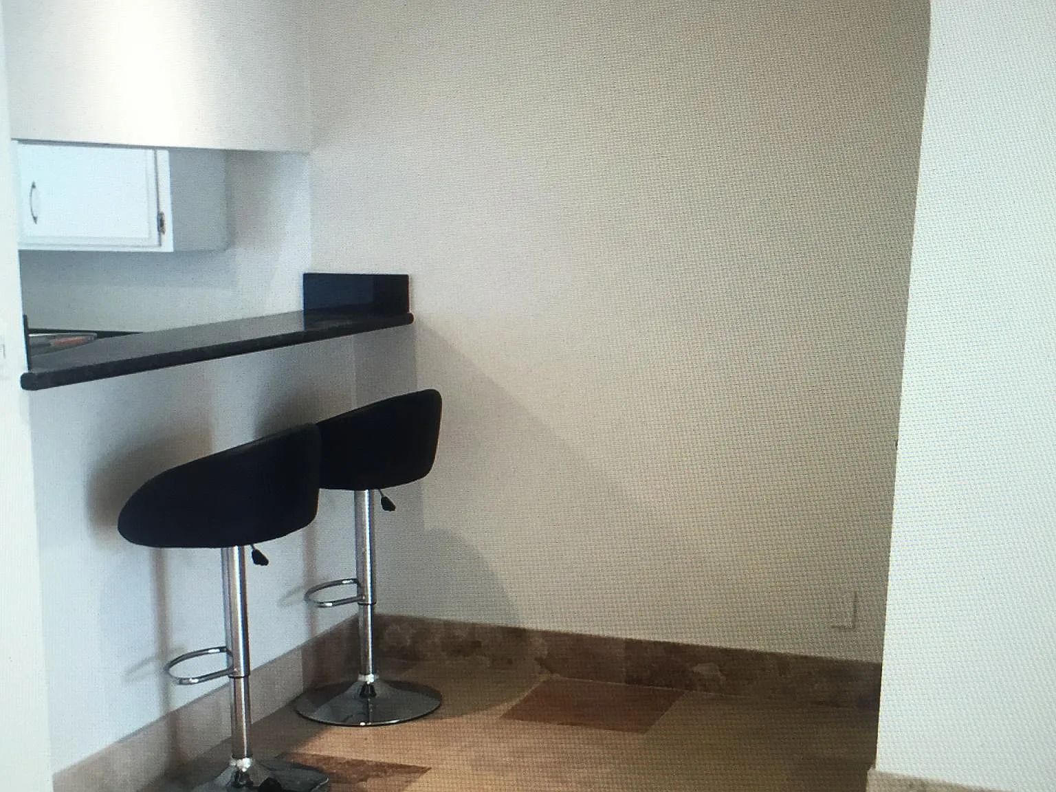 2 bed, 2.5 bath, 1600 sqft, $5,385 — Photo 3