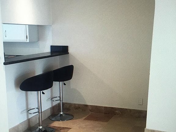 3rd image of 804 18th St #D