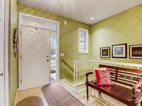 4th image of 446 Bluebird Ln