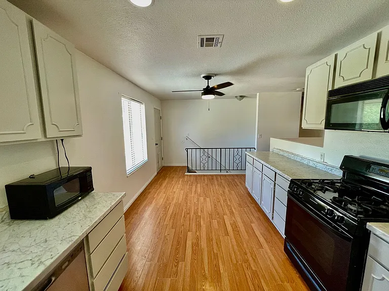 436 Belmont Dr — Photo 6