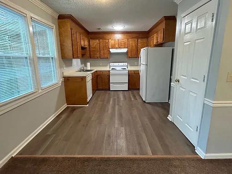 1 Crescent Ln #1 — Photo 3