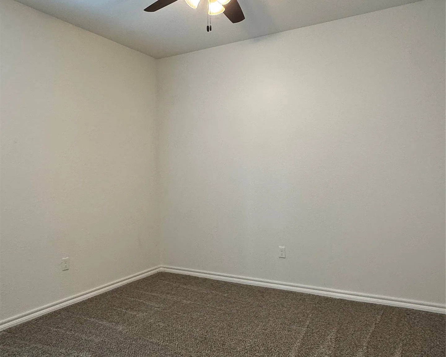 4 bed, 2.0 bath, 1674 sqft, $2,000 — Photo 3