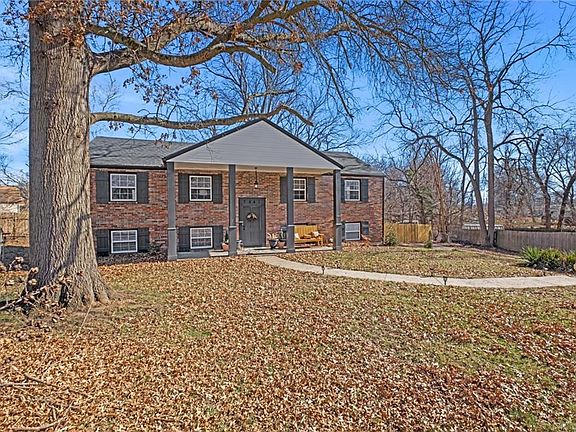 3rd image of 7841 Lathrop Ct