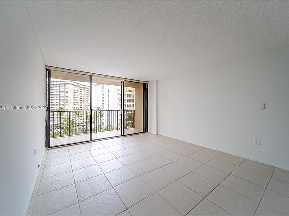3rd image of 1450 Brickell Bay Dr APT 611
