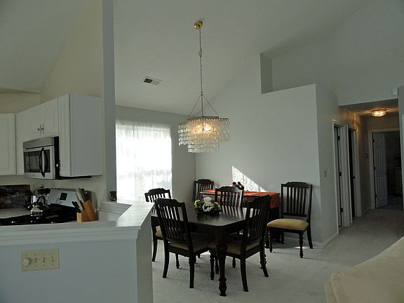 5th image of 172 Vista Ct #8A