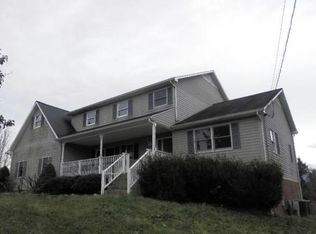 181 Highland Hills Dr, Johnson City, TN 37615