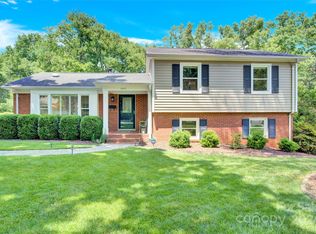 3607 Sulkirk Rd, Charlotte, NC 28210