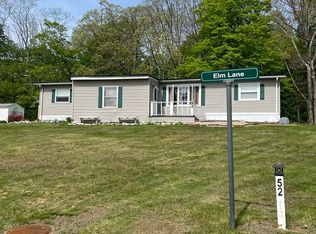 52 Elm Ln, Wales, MA 01081