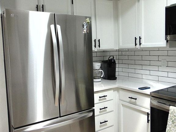 4th image of 831 W Paseo Del Prado
