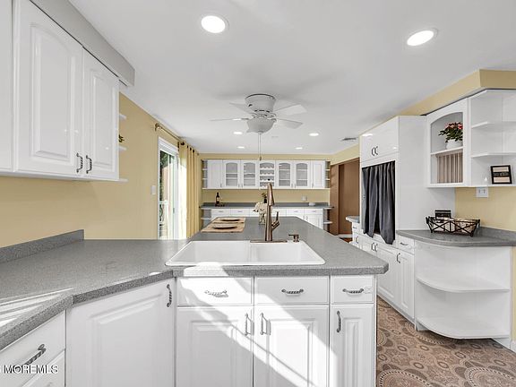3rd image of 38 Illinois Avenue