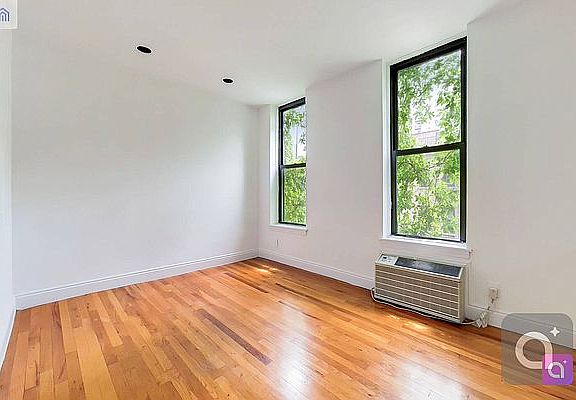 2nd image of 330 E 93rd St APT 5D