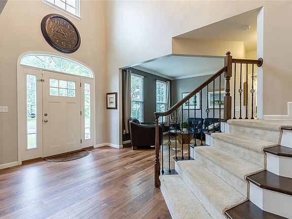 5th image of 71 Kings Mill Ct