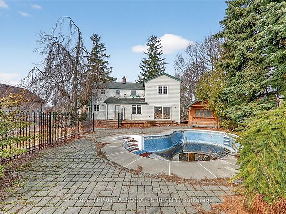 3rd image of 1485 Altona Rd
