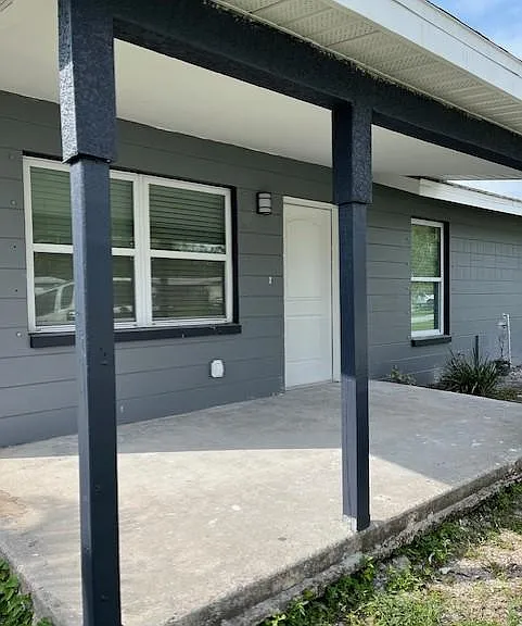 939 Poinsettia Dr — Photo 1