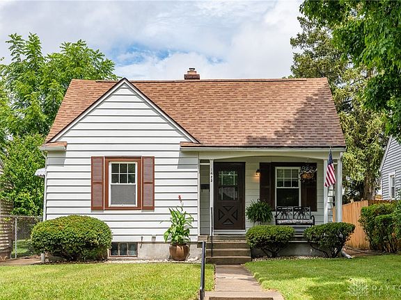 4th image of 1425 Elmdale Dr