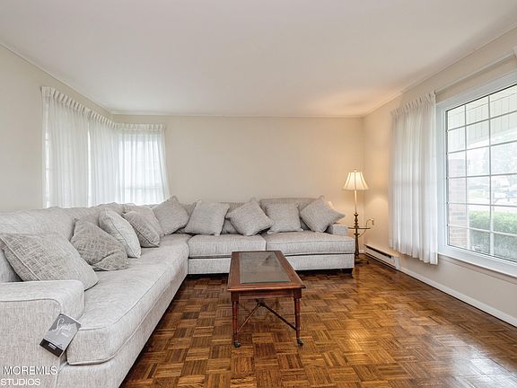 3rd image of 25 Gladstone Avenue