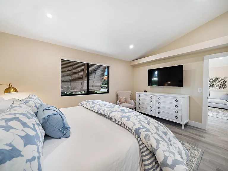 821 Club Dr — Photo 11