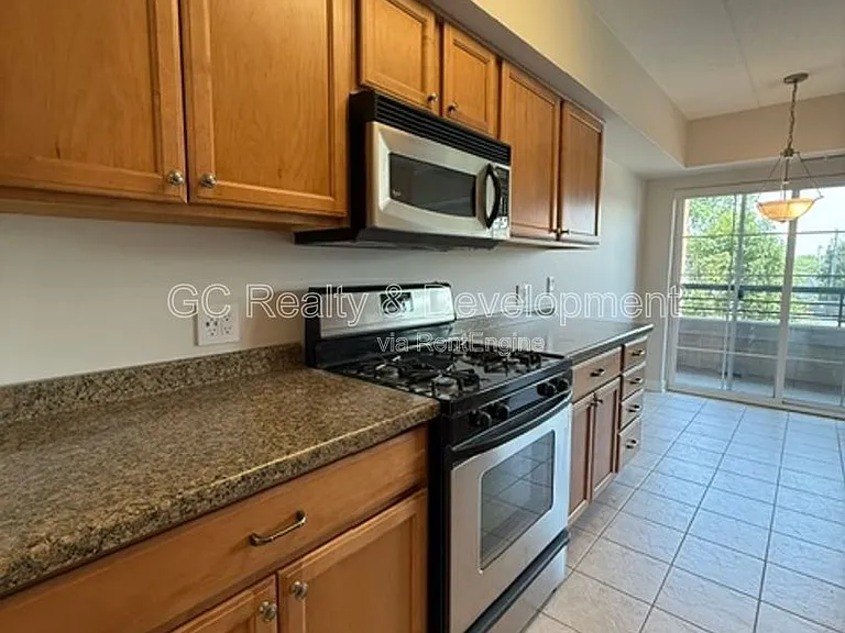 17212 Oak Park Ave #2SE — Photo 7