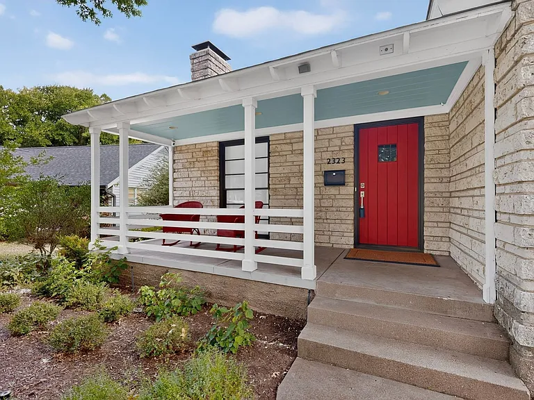 2323 Barberry Dr — Photo 8