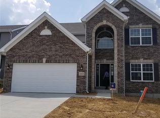 1924 Maryland Oaks Cir, Saint Louis, MO 63146
