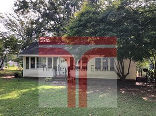 2 Walnut Ln, Travelers Rest, SC 29690