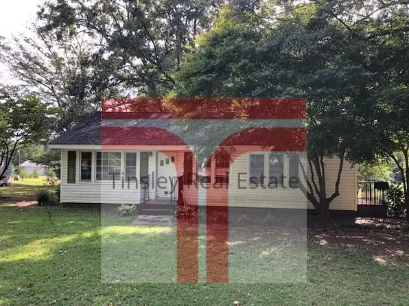 2 Walnut Ln, Travelers Rest, SC 29690