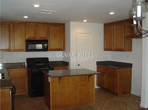 4th image of 7216 Platinum Peak Ave