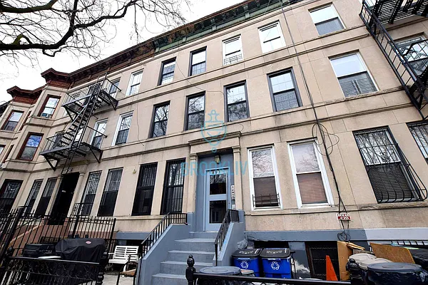 Rented by null | media 10