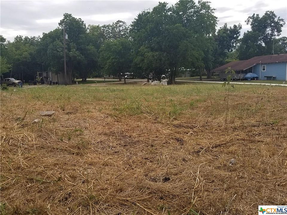 2nd image of 795 E Fox St