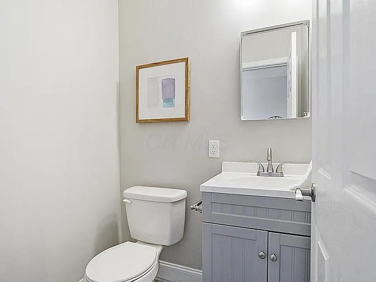597 Lilley Ave — Photo 10