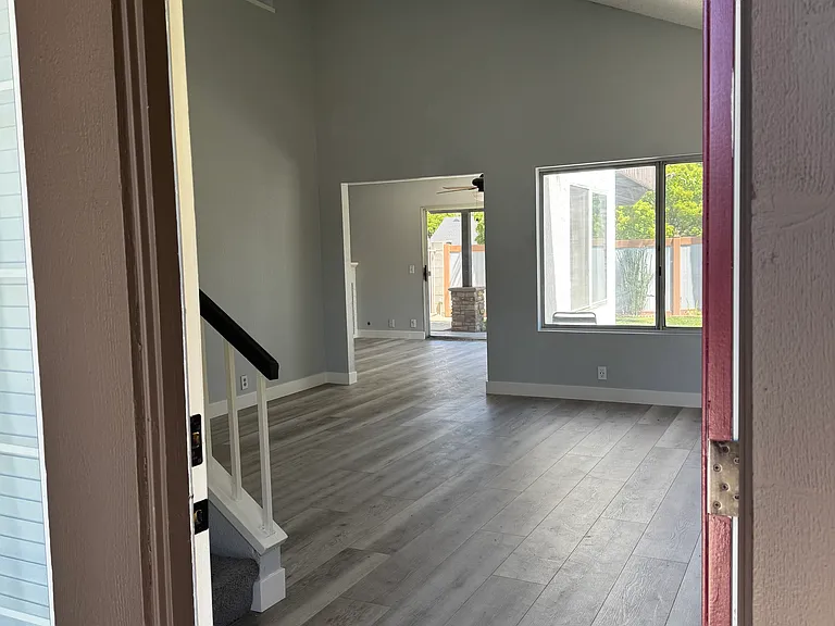 2701 Applewood Dr — Photo 3