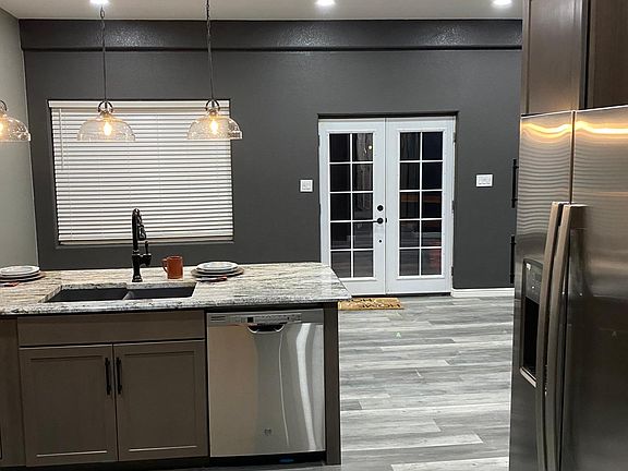 3rd image of 47741 Foxwood Dr