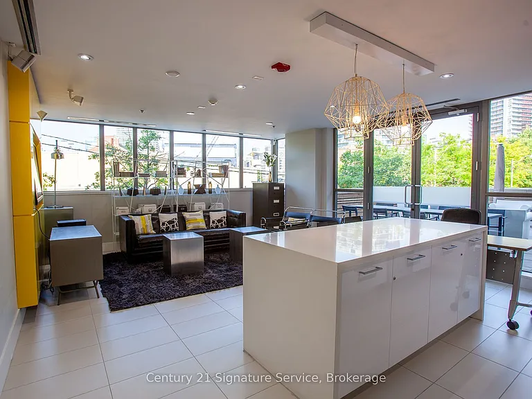 90 Trinity St #507 — Photo 14