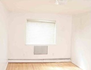 2nd image of 709 Seneca Ave