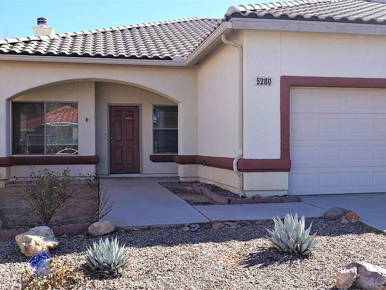 5280 Cedar Springs Dr — Photo 2