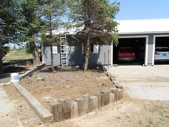 2-Car Detached Garage w/Shop