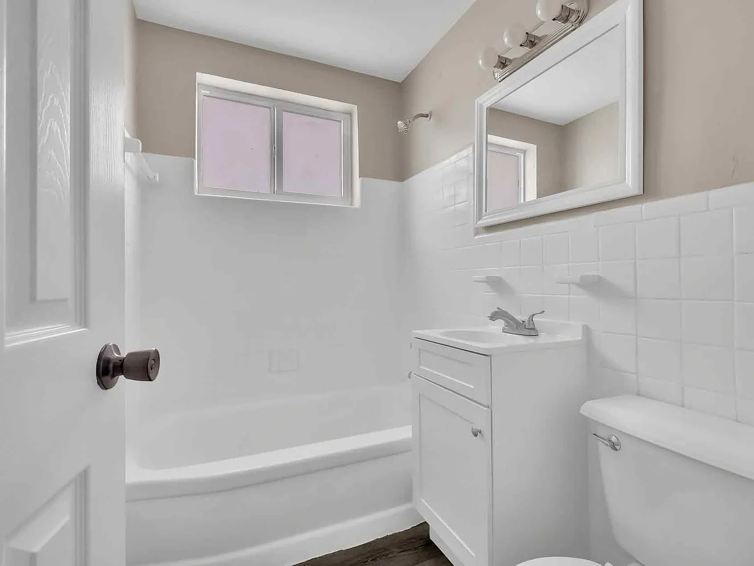 Studio, 695 sqft, $1,650 — Photo 4