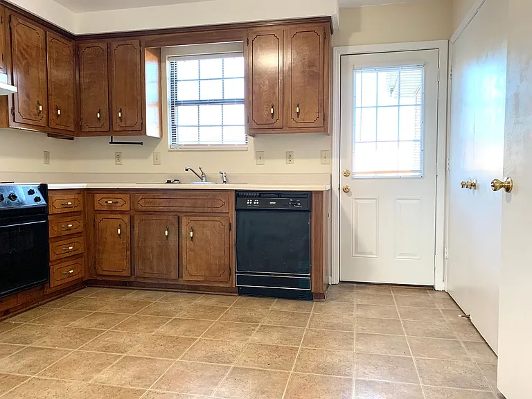359 Peabody Dr. — Photo 8