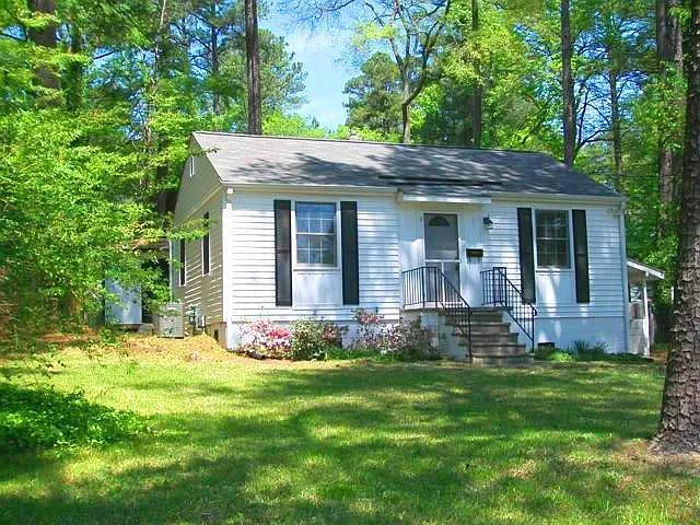130 Barclay Rd — Photo 1