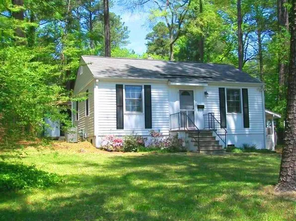 130 Barclay Rd, Chapel Hill, NC 27516