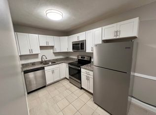 286 Grove St APT 5, Auburndale, MA 02466