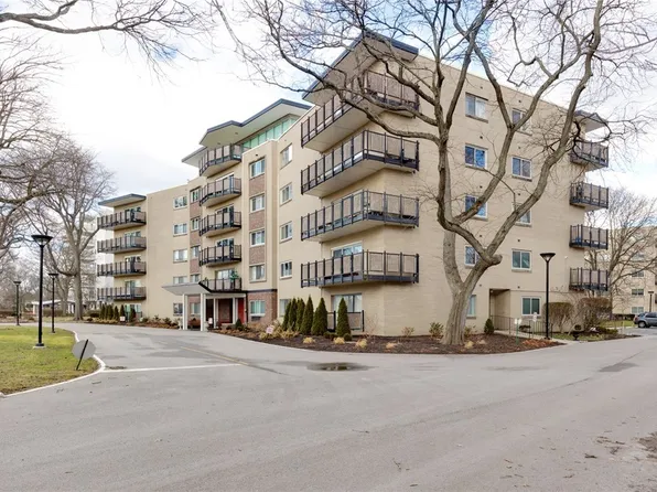 255 N Portage Path APT 108, Akron, OH 44303