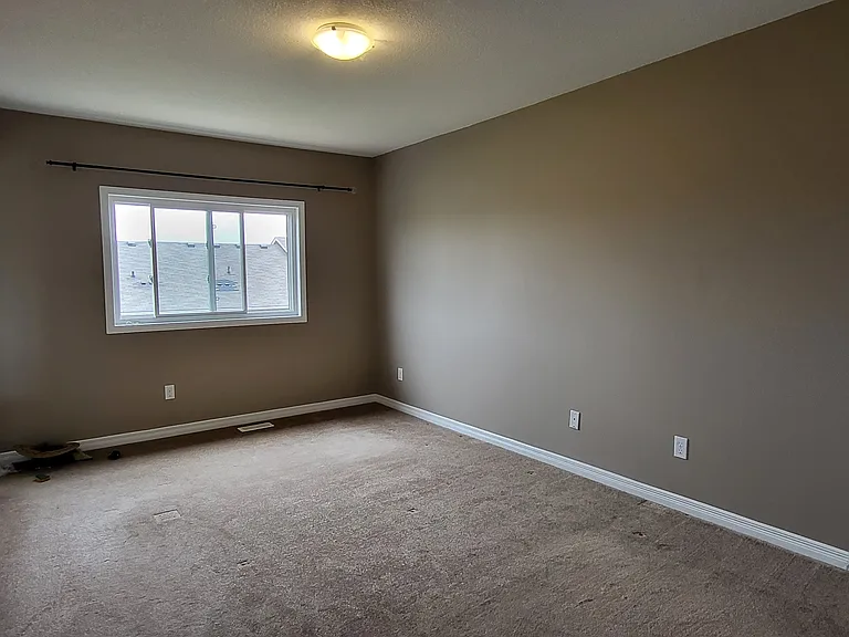211 Templewood Dr — Photo 3
