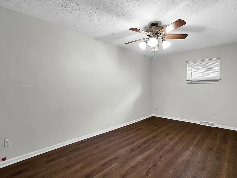 272 Collingwood Ave — Photo 30