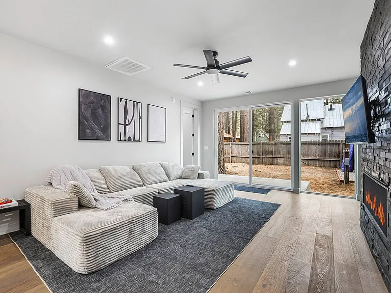 2612 Elwood Ave — Photo 15