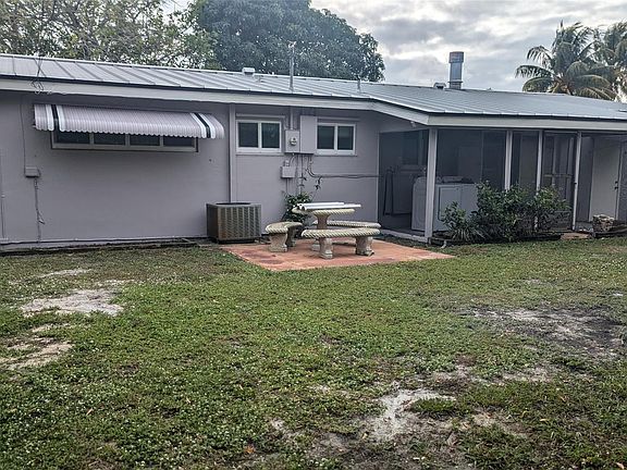 3rd image of 2080 SW 38TH Avenue