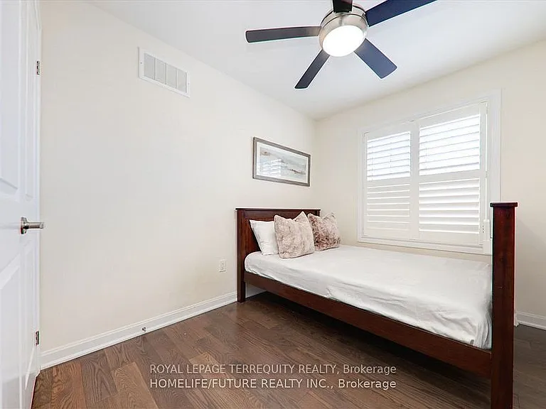 2412 Fall Harvest Cres — Photo 31